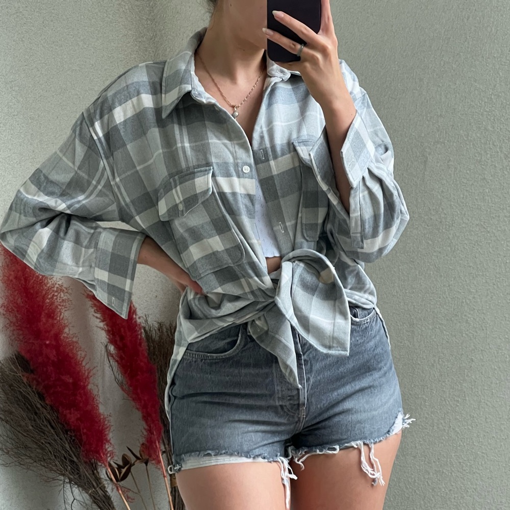 H&M M Plaid Flannel Shirt Grey Button Down Women’s Wardrobe Essential